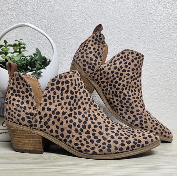 Nine West Shoes - Nine West Leopard Ankle Boot with Chunky Heel Size 8.5